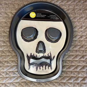 Skeleton Cake Pan. New.